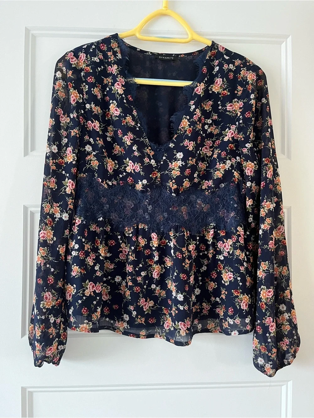 Dynamite Navy Floral Lace-Waist V-Neck Blouse size small - Picture 2 of 7